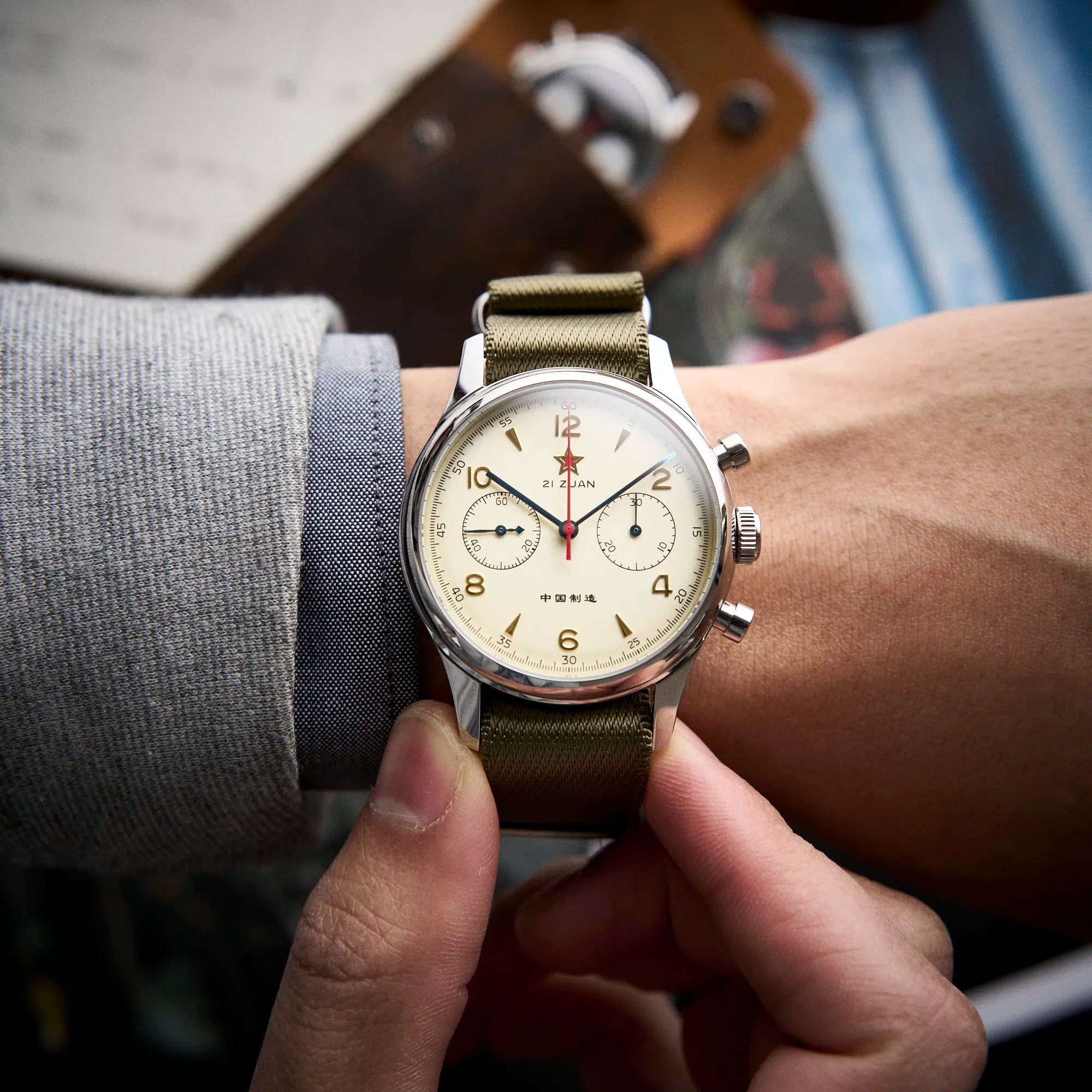 Ravbold Crème Duty Moon - Montre demi lune 40 mm